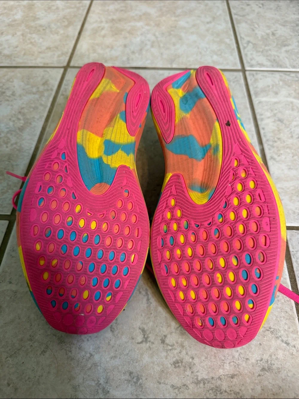 ASICS Yellow Multicolor Running Shoes with Pink Laces - Picture 4 of 5